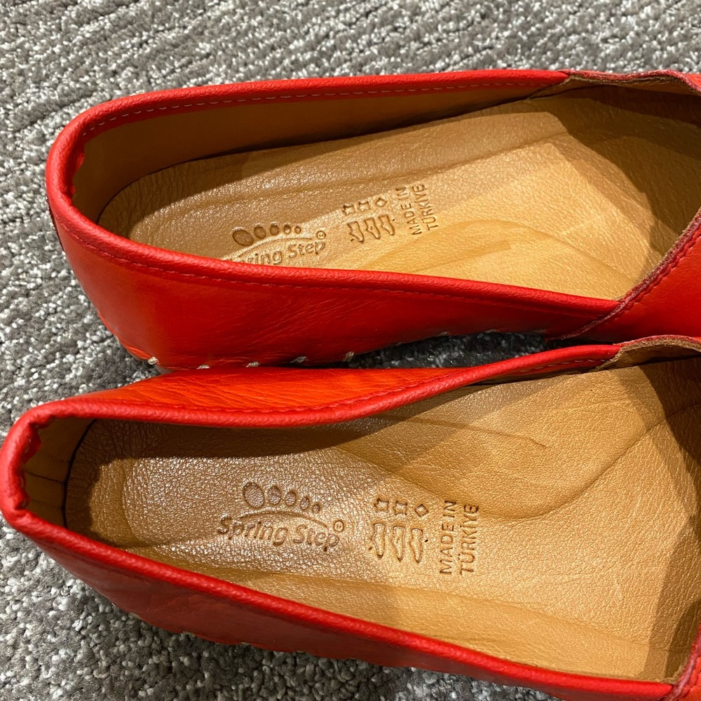 Spring Step  Kathaleta Red Leather Moccasin Flats - Picture 5 of 6